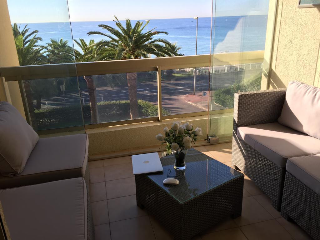 Dionysos Vue Mer Cannes Rum bild