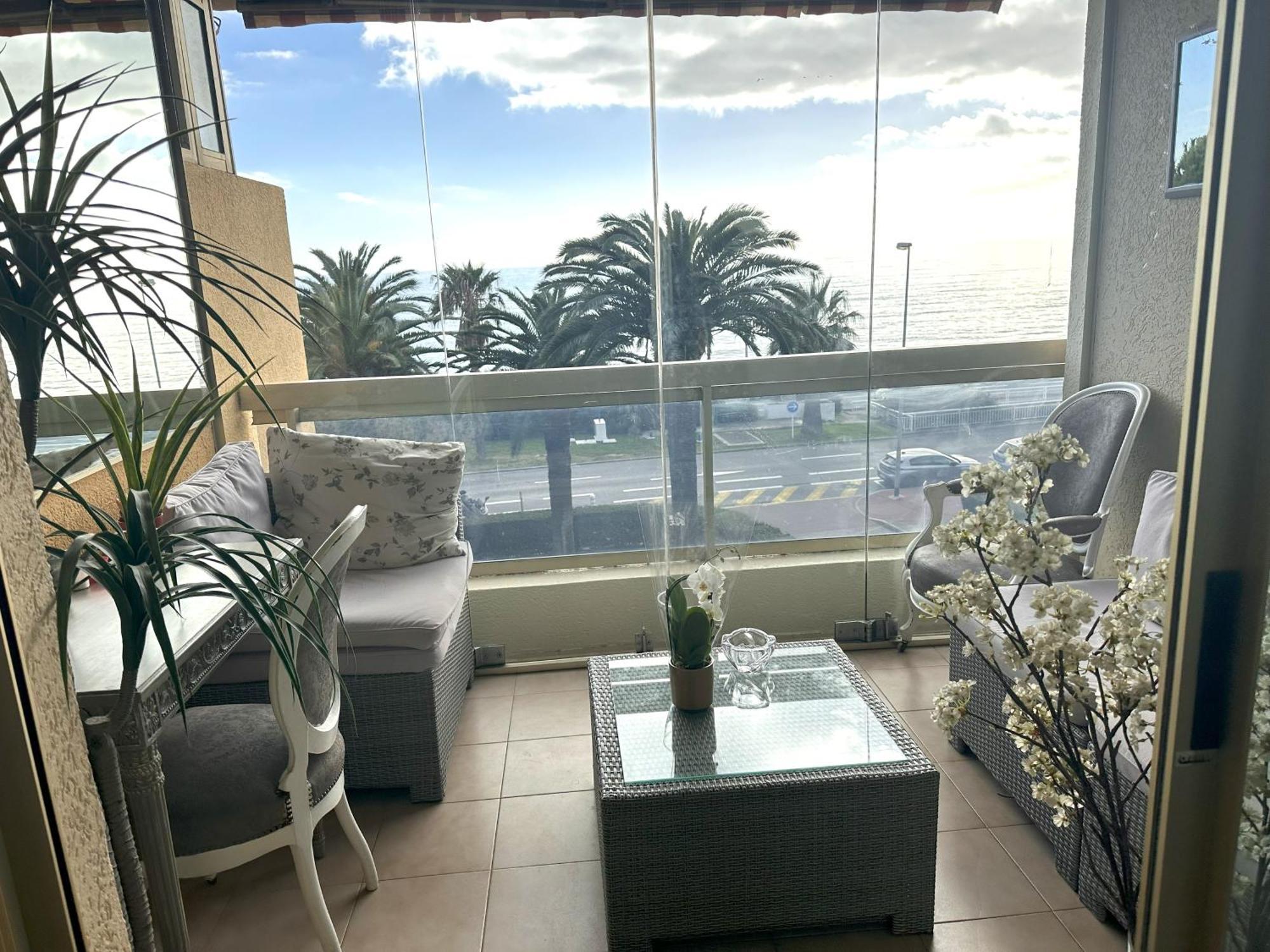 Dionysos Vue Mer Cannes Exteriör bild