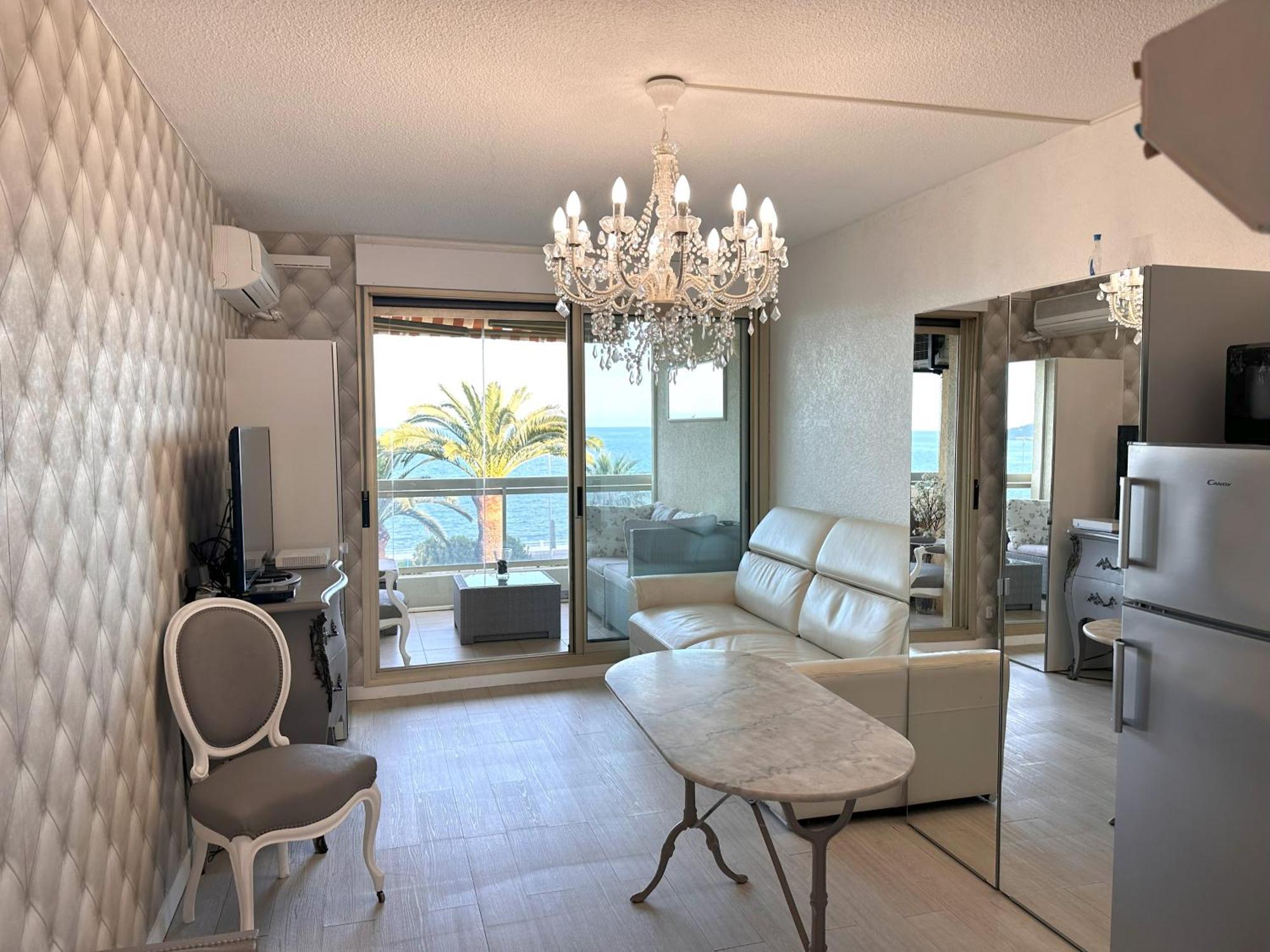 Dionysos Vue Mer Cannes Exteriör bild