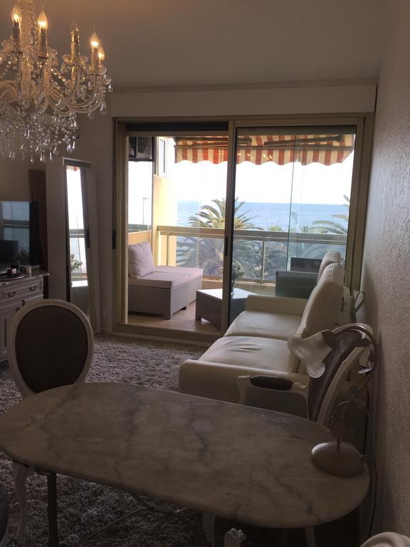 Dionysos Vue Mer Cannes Rum bild