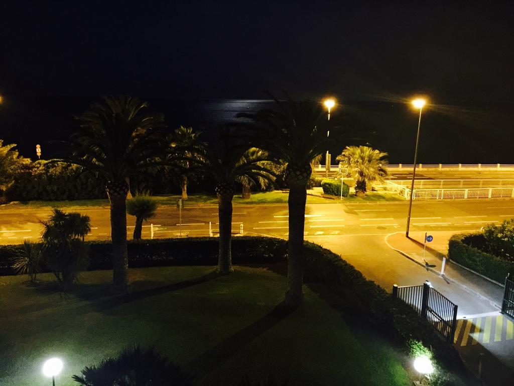 Dionysos Vue Mer Cannes Exteriör bild